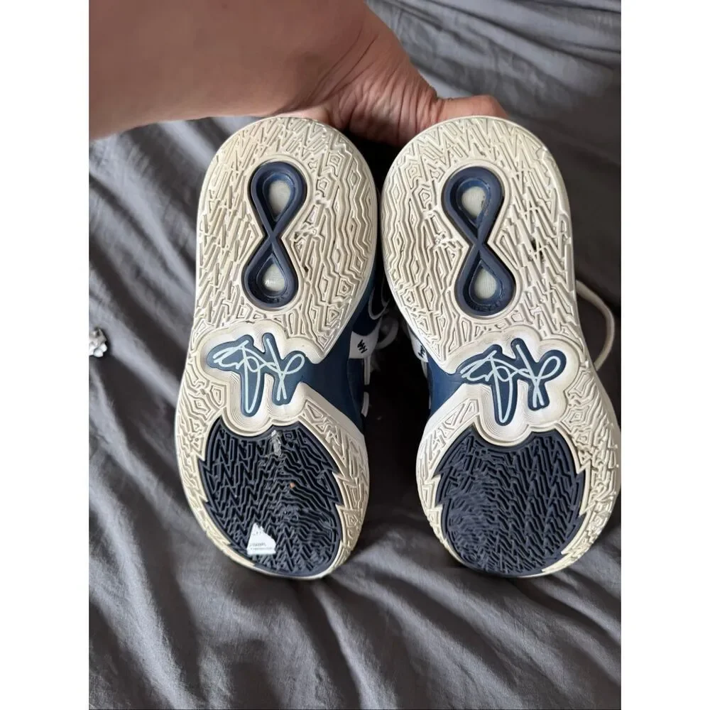 Nike Kyrie Infinity Boys Midnight Navy Blue Size 5.5